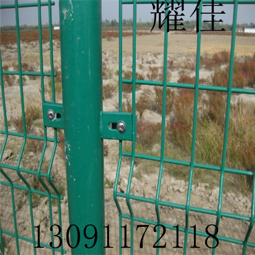 698-2780122.jpg